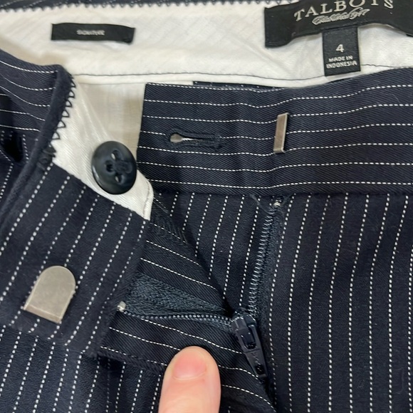 Talbots Signature Pin Stripe Pants Excellent Condition - Picture 10 of 11